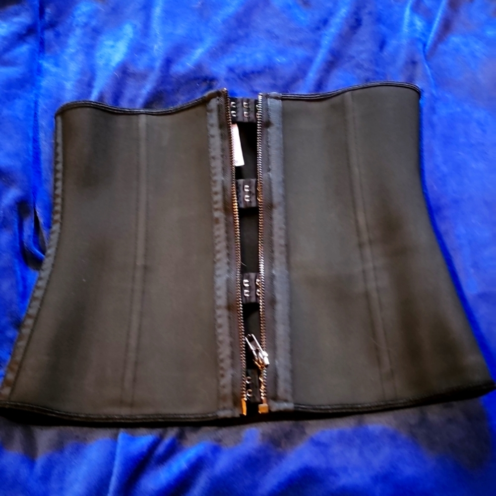 YIANNA size S 8 bones latex waist trainer 4 hooks zip up
